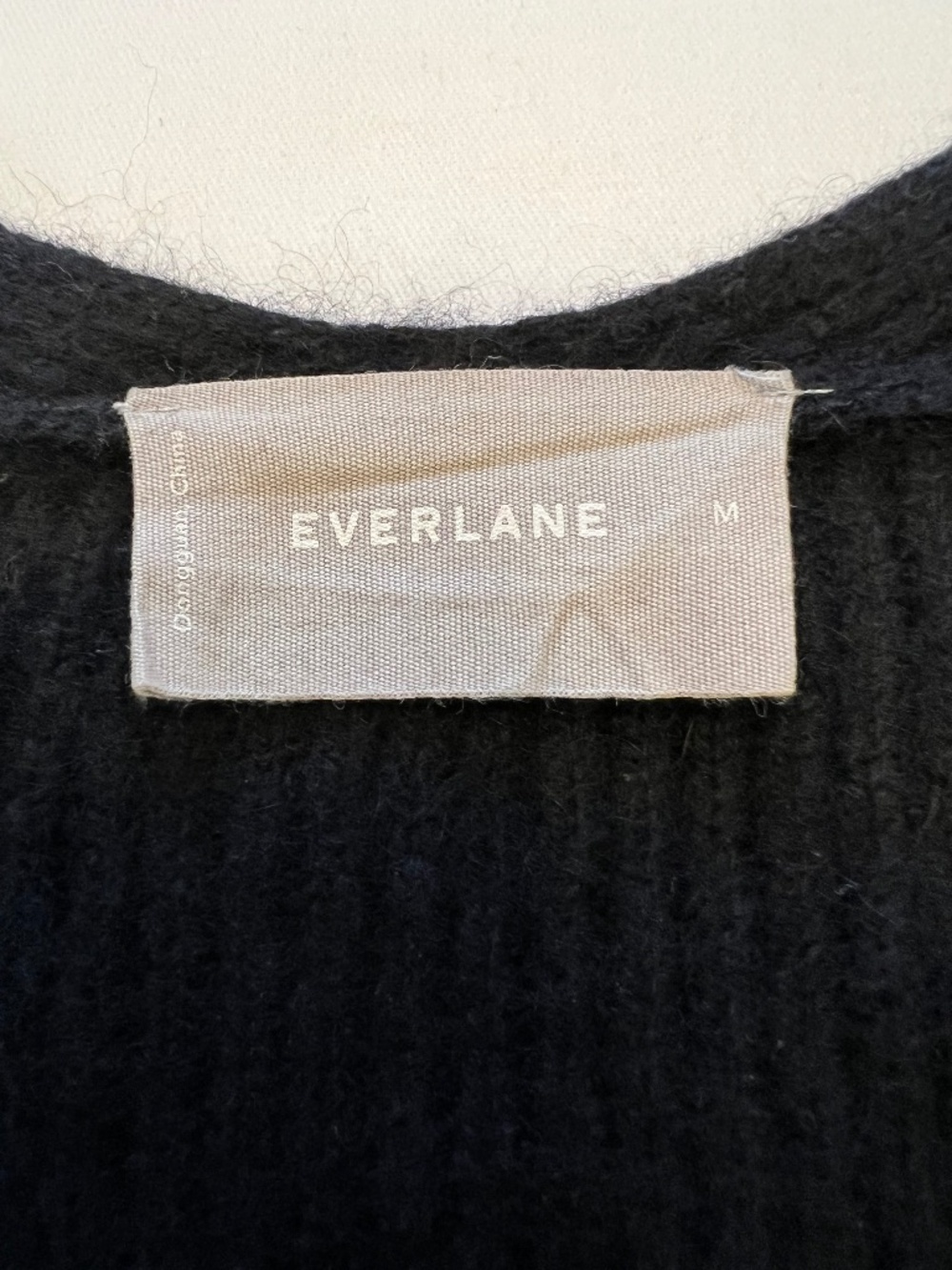 Everlane Cashmere Ribbed V-Neckline Cropped Sweater - Picture 8 of 9